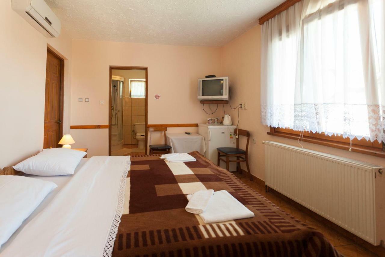 Rooms Maria Слуни Екстериор снимка
