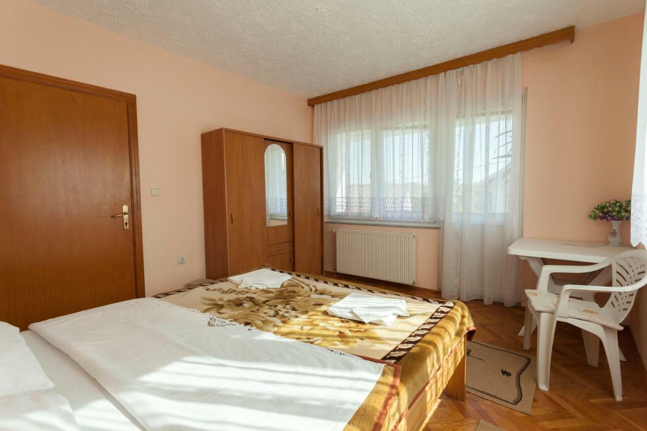 Rooms Maria Слуни Екстериор снимка