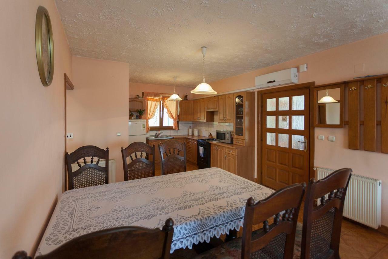 Rooms Maria Слуни Екстериор снимка