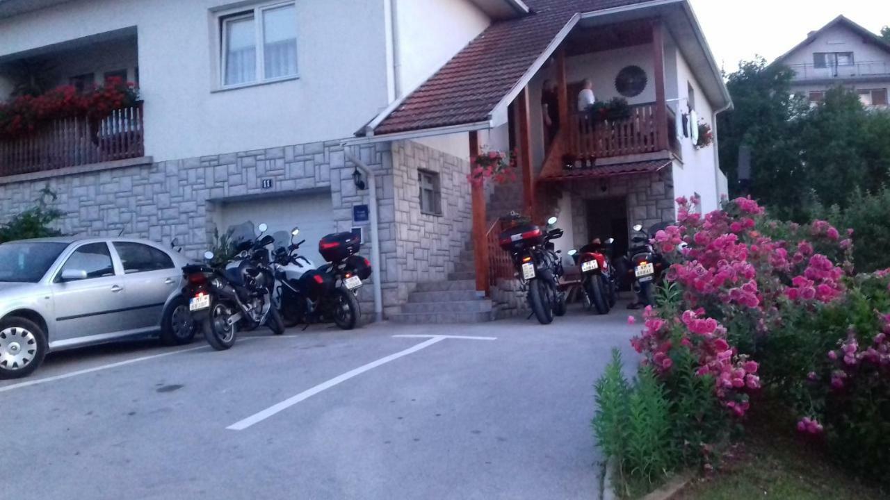 Rooms Maria Слуни Екстериор снимка